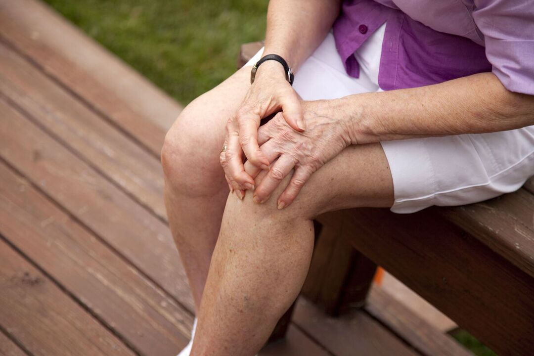 El dolor en las articulaciones de la rodilla puede ser síntoma de enfermedades reumáticas