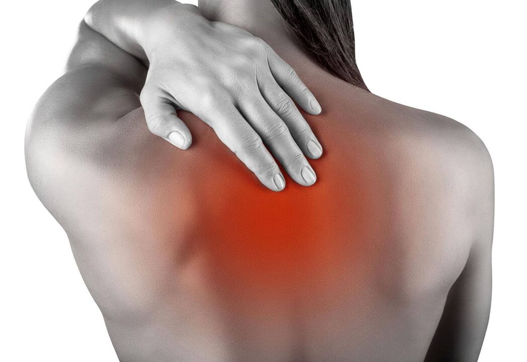 Dolor de espalda en la zona del omóplato causado por una enfermedad o lesión. 